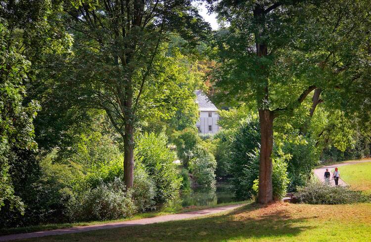 In Goethes Park an der Ilm in Weimar flanieren Weimar Urlaubsziel Familien