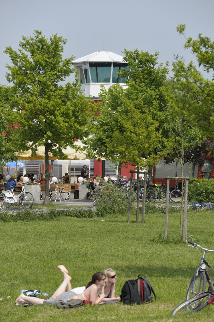 Auf den alten Flugplatz in Frankfurt Bonames Alter Flugplatz Frankfurt
