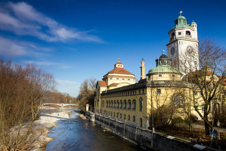 Baden im Müller’schen Volksbad in Au-Haidhausen Müllersches Volksbad München
