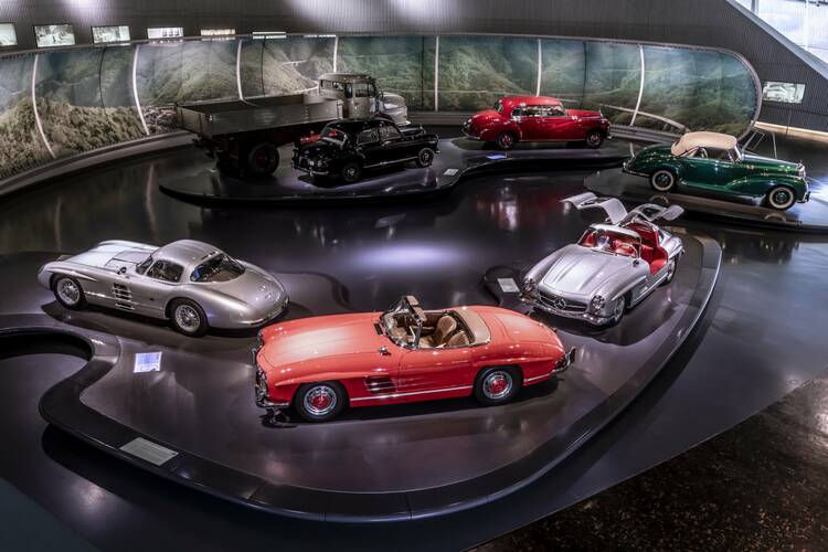 Für Autofans II: ins Mercedes-Benz Museum Mercedes-Benz Museum