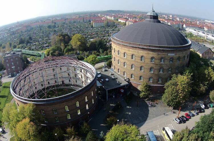 In andere Welten reisen im Panometer Panometer Leipzig