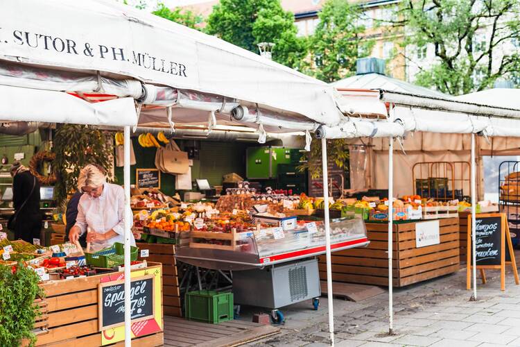 Mit der Familie über den Viktualienmarkt schlendern und schlemmen Viktualienmarkt München