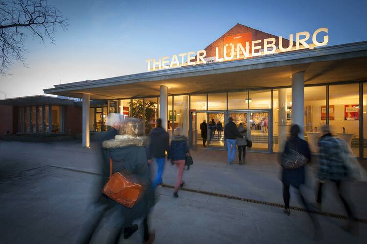 Ins Theater Lüneburg gehen Theater Lüneburg