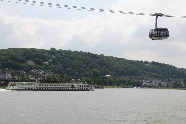Eine Schifffahrt auf dem Rhein unternehmen Schifffahrt Rhein Koblenz