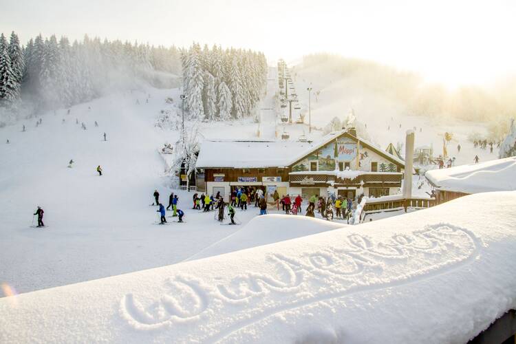 Im Winterurlaub: Skifahren mit Kindern in Winterberg Skifahren Winterberg