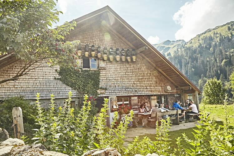 Übernachtung in den Bergen auf einer Almhütte Almhütte Allgäu
