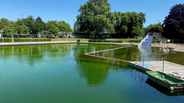 Ins Freibad chlorfrei schwimmen gehen Lentpark Freibad Köln