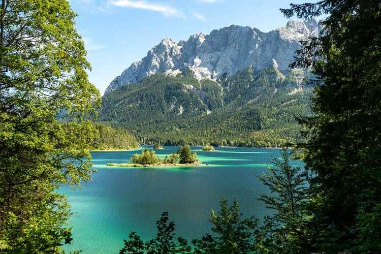An den Eibsee zum Baden, Planschen oder für eine Seeumrundung Eibsee Bayern
