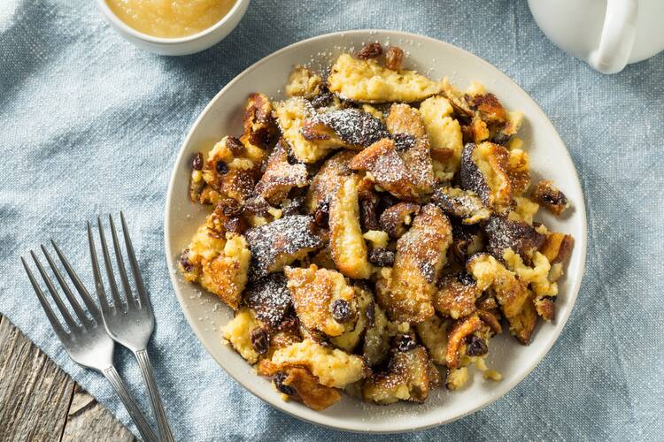 Kaiserschmarrn im Braustüberl essen Kaiserschmarrn