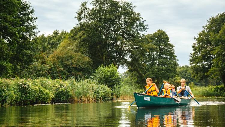 Mit dem Kanu über die Mecklenburgische Seenplatte schippern Kanu Mecklenburgische Seenplatte