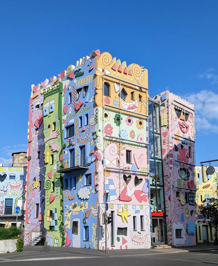 Happy Rizzi House