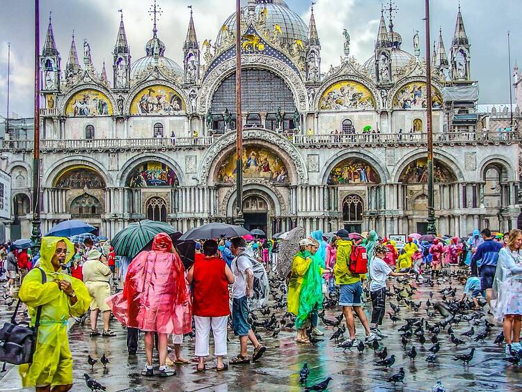 Regenschirme Menschen