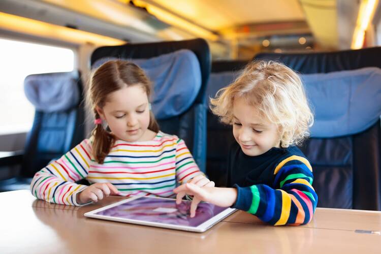 Kinder Unterhaltung lange Fahrten