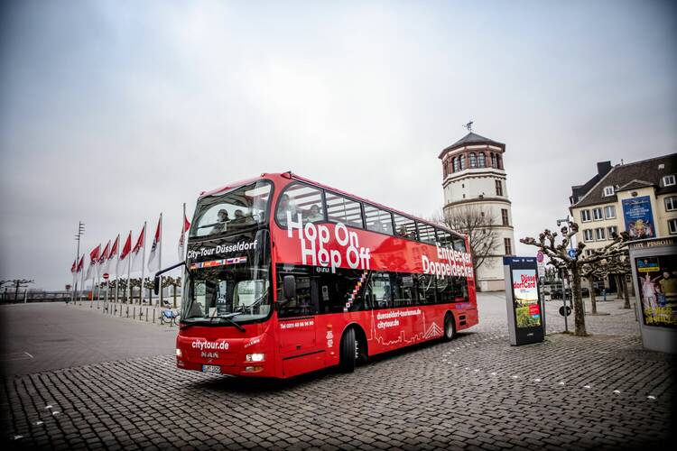 Hop-on Hop-off Tour Bus Düsseldorf